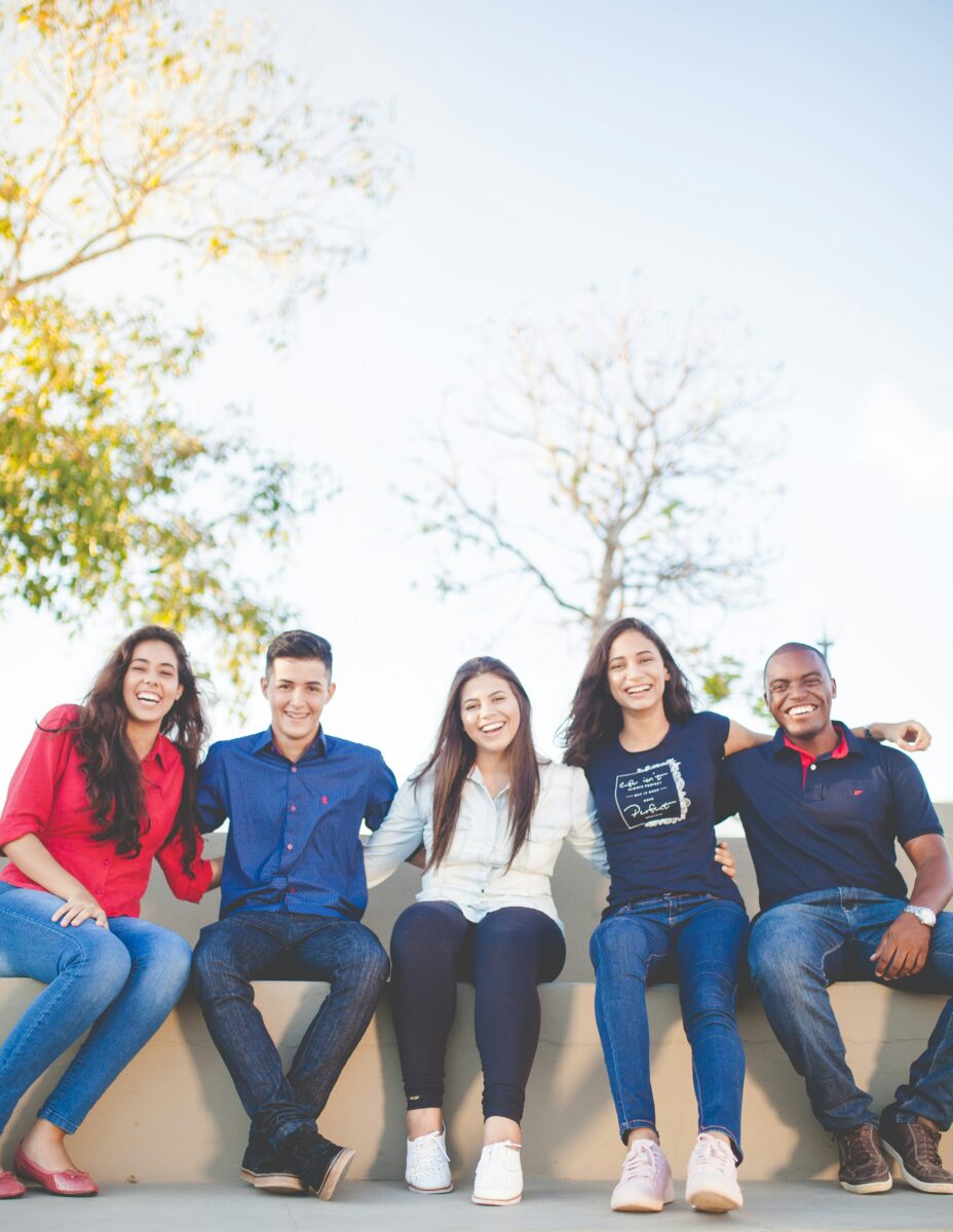 Accompagnement des jeunes adultes : services et aides pour les 18-25 ans