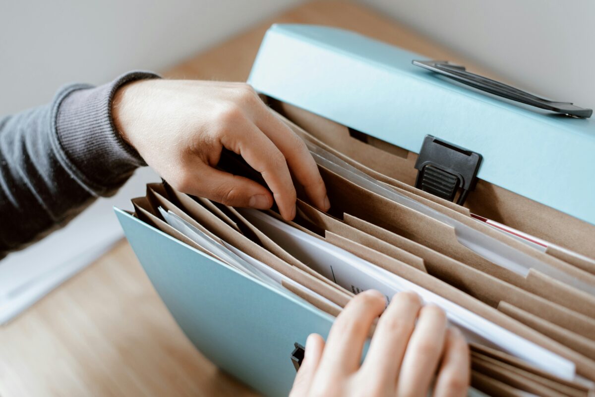 Aide aux démarches administratives, comment s'en sortir ?