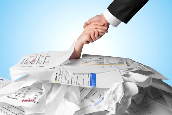 Dossier de Surendettement : Comment le Réussir Sans Encombre ?
