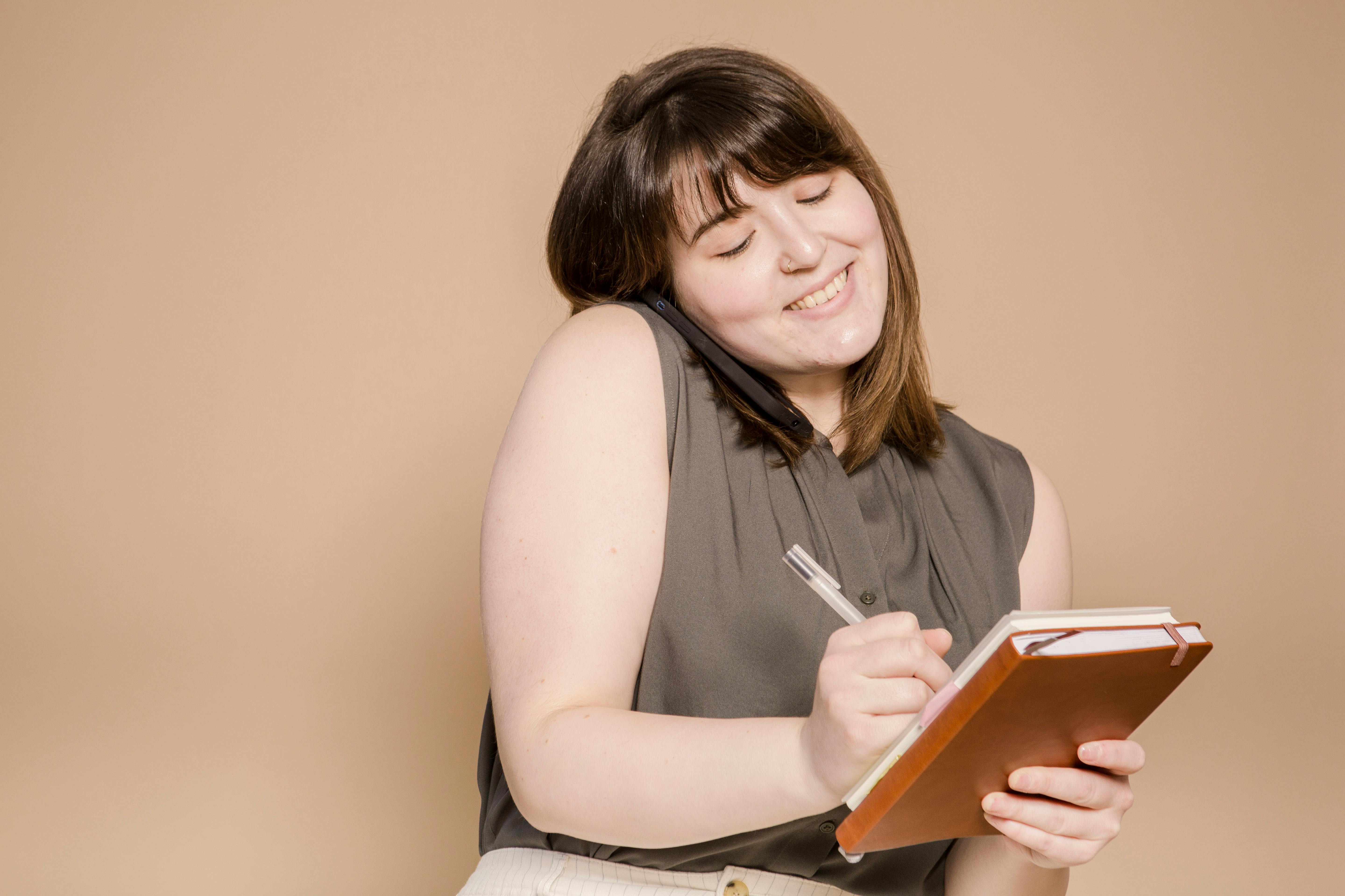 Comment consulter un assistant social en ligne : le guide pour trouver de l'aide rapidement